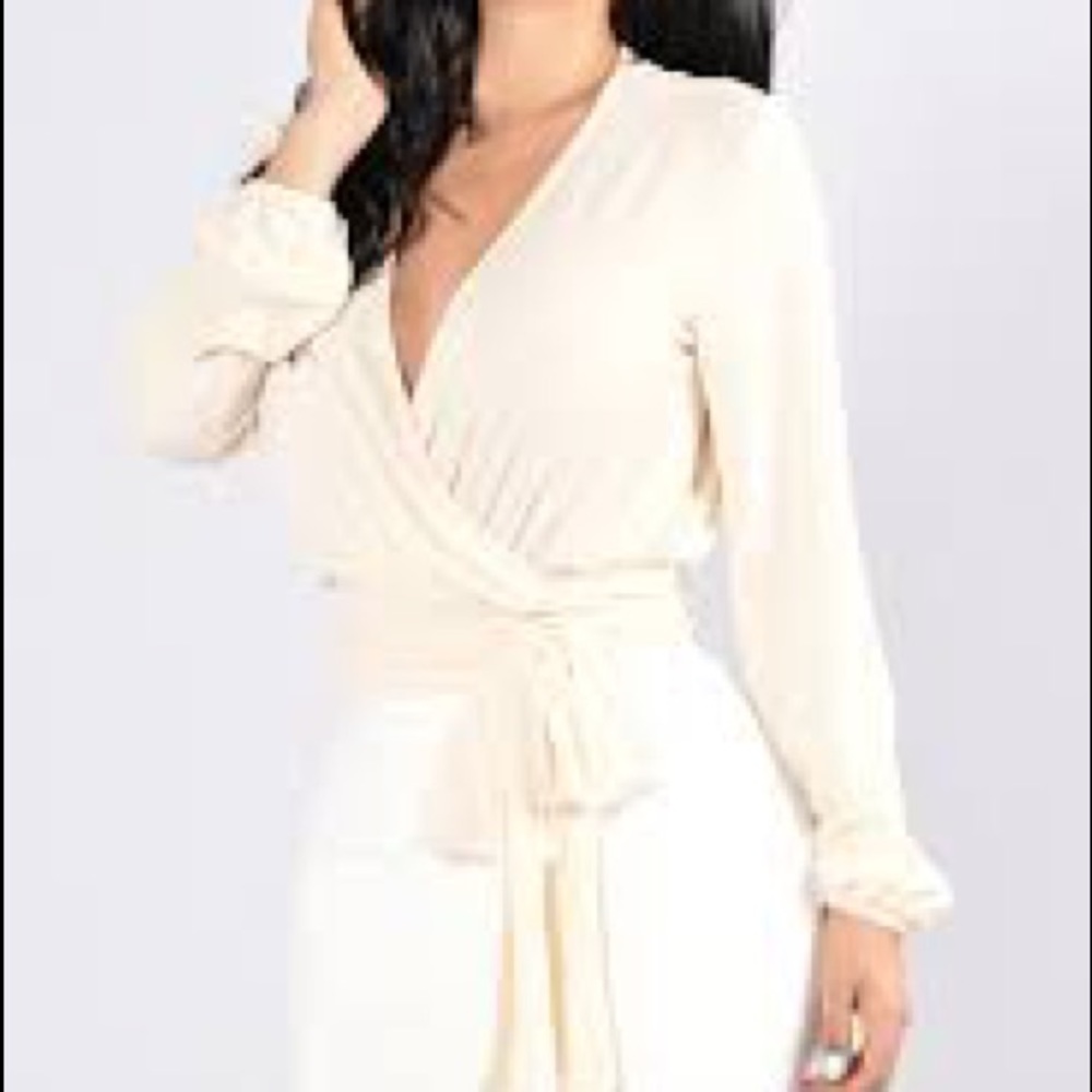 NWT wrap top sz M